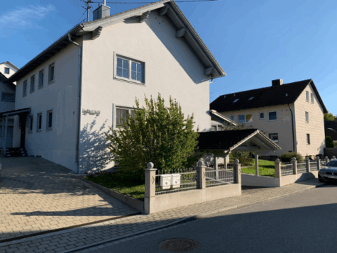 „HOCHWERTIGES ZFH MIT ZWEI DOPPELGARAGEN“ KAPITALANLAGE / EIGENHEIM IN 84072 AU I. D. HALLERTAU, 84072 Au in der Hallertau, Zweifamilienhaus