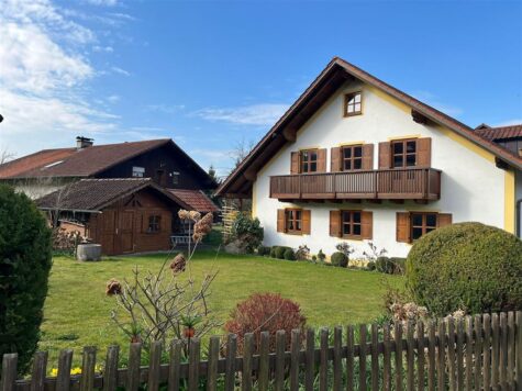 „GROßZÜGIGE 4-ZIMMER-GARTENWOHNUNG“ EG-WOHNUNG MIT DOPPELGARAGE UND GARTEN IN 85456 WARTENBERG, 85456 Wartenberg , Oberbay, Erdgeschosswohnung