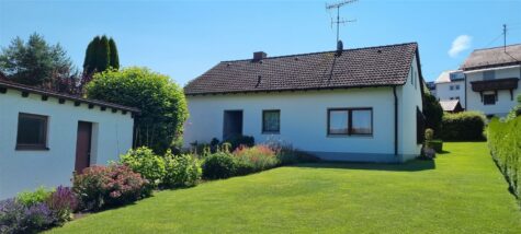 „Bungalow optional mit Einliegerwohnung im DG“ – Wohnhaus mit Einzelgarage in 85416 Langenbach, 85416 Langenbach , Kr Freising, Bungalow