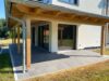 EXKLUSIVE 4-ZIMMER-WOHNUNG MIT GARTEN“ ENERGIEEFFIZIENTER HOLZ-NEUBAU IN 84435 LENGDORF - Terrasse
